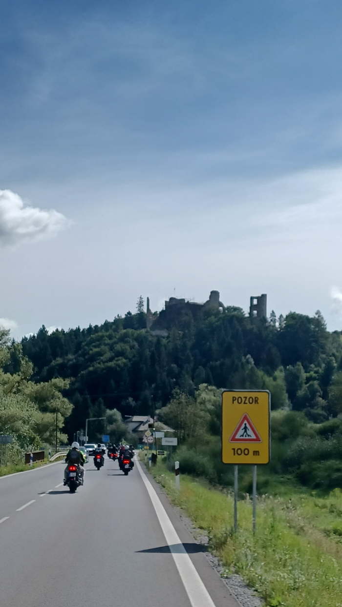 2555fea5-a8d2-40bd-a7f4-cfbe0046ea7f-1