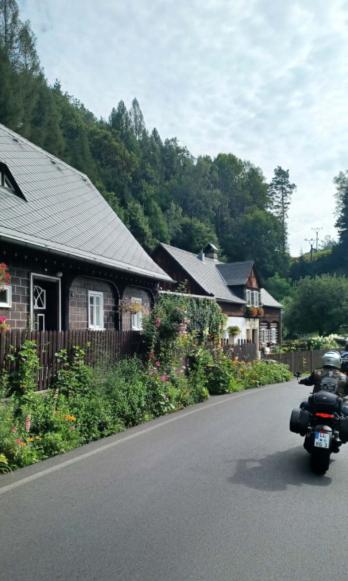 3ac23157-01b4-49de-83cb-5b28b35299e3