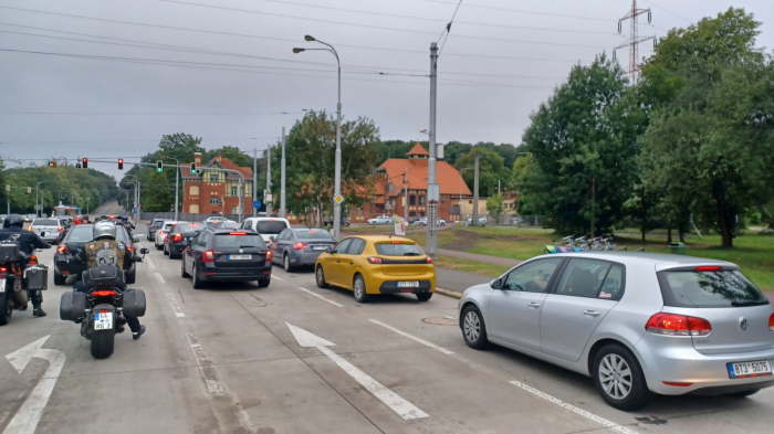 c5567756-72d1-4c64-900f-469453259e7f