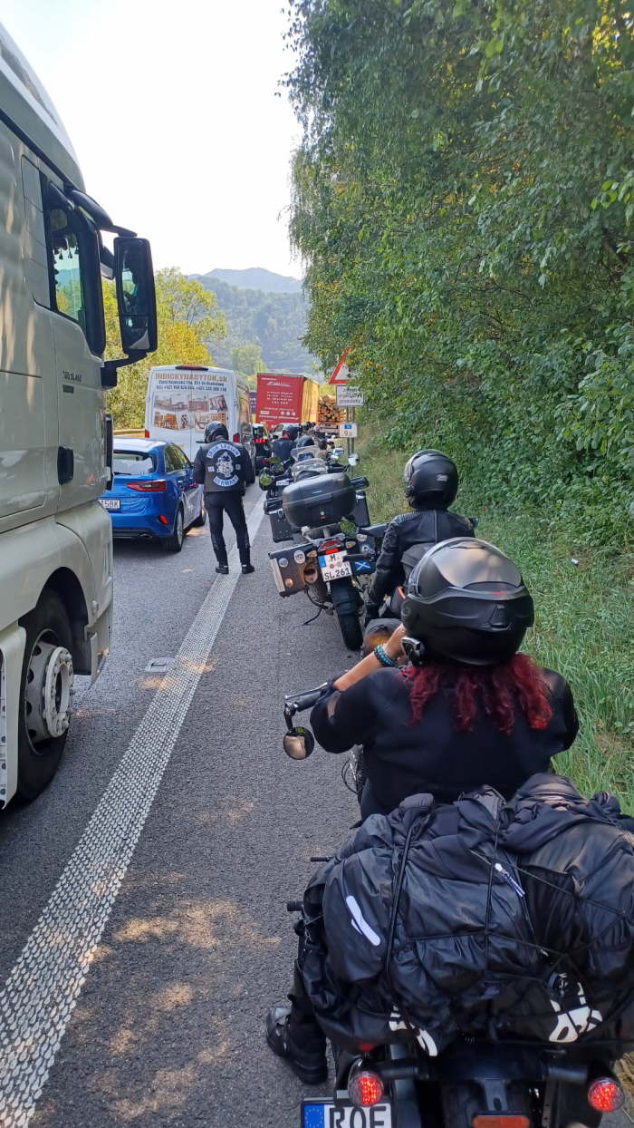 e1ffe055-aa97-4a23-8c77-b7efff4fd3ef