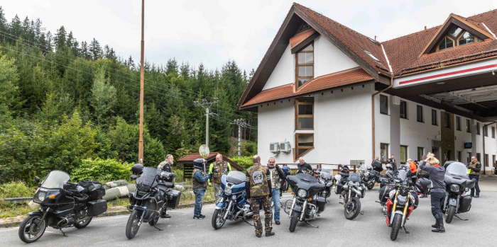 e6a98e7e-a5b8-4c45-a24a-823aaea82979