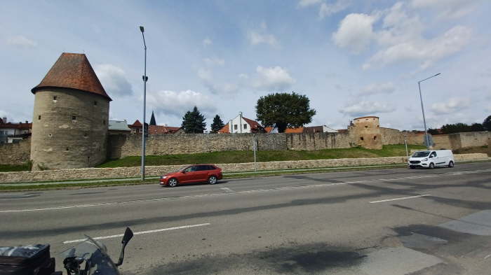 f8f6f721-6a15-4441-812f-6e32b467d516-1